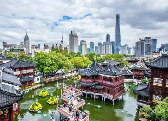 金门大酒店：南京路步行街老字号里的时光密码 🏨